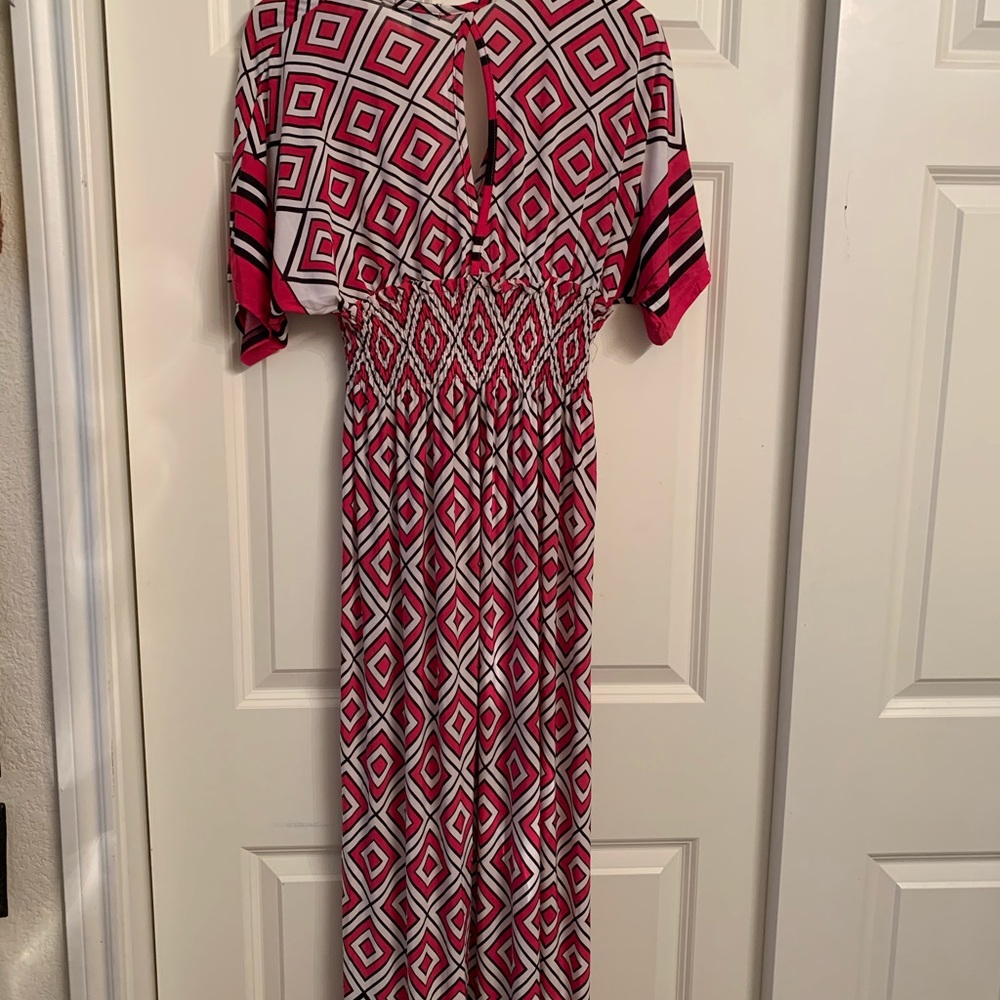 Pattern Dress - Picture 2 of 3